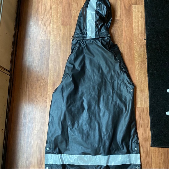 Horze Rain Coat - Picture 6 of 8